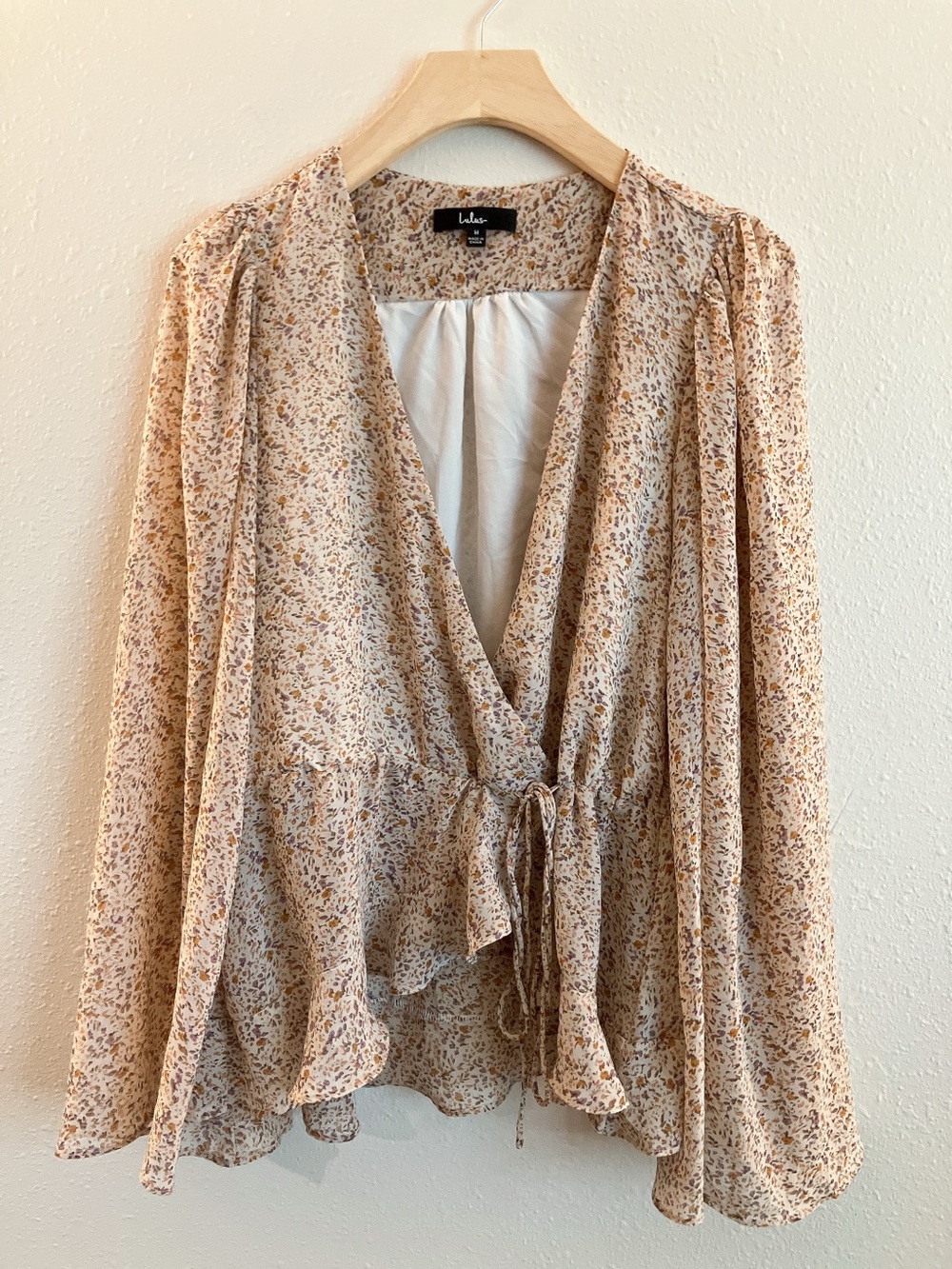 LULU’s Bell-Sleeve Floral V-Neck Peplum Wrap Blouse Shirt Top Cropped Medium - Picture 2 of 12